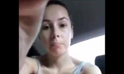 Mulher Tendo Orgasmo dentro do carro
